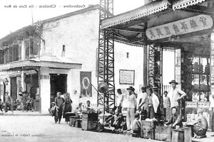 A Glimpse into the Daily Life of Cho Lon Residents Over 100 Years Ago - image 5