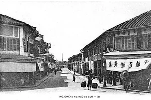 A Glimpse into the Daily Life of Cho Lon Residents Over 100 Years Ago - image 1