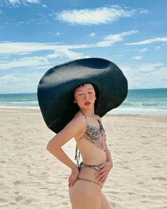 Trang Hy Inspires Body Positivity in Vibrant Bikini Fashion Shoot - image 5
