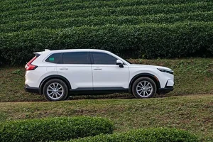 2026 Honda CR-V Gasoline Version Debuts in Vietnam Starting at 1.039 Billion VND - image 5