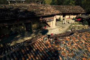 Exploring the Traditional Life of the Hmong People in Lung Cu's Majestic Mountains - image 7