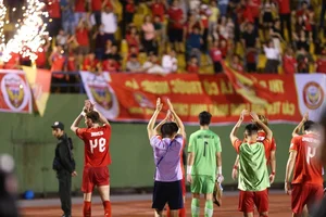 Ha Tinh Extends Unbeaten Streak to Thirteen After Intense Draw with Binh Duong - image 2