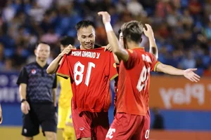 Ha Tinh Extends Unbeaten Streak to Thirteen After Intense Draw with Binh Duong - image 3