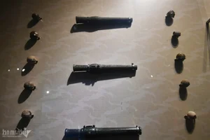 Ancient Military Might: Discovering the Unique Le Dynasty Weapon Collection at Hanoi's Giảng Võ School Exhibition - image 15