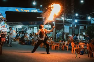 Kieu Minh Tuan Drops 30kg for Risky Circus Role in 'Con Ke Ba Nghe' - image 3