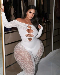 Plus Size Model With Curvy Figure Amasses 10 Million Followers - image 1