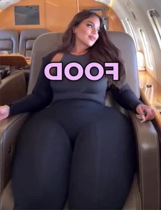 Plus Size Model With Curvy Figure Amasses 10 Million Followers - image 6