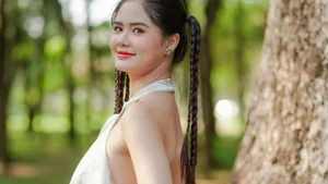 Capturing Elegance: The Pure and Timeless Beauty of Vietnamese Women - image 69