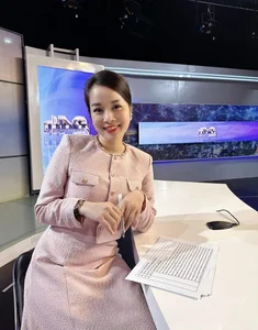 Minh Huong’s Daughter Shines at Graduation: A Stunning Look at the Growing Star - image 2