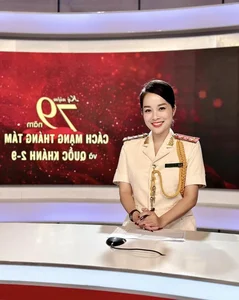 Minh Huong’s Daughter Shines at Graduation: A Stunning Look at the Growing Star - image 6