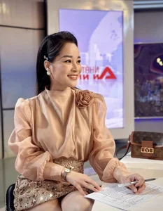 Minh Huong’s Daughter Shines at Graduation: A Stunning Look at the Growing Star - image 1