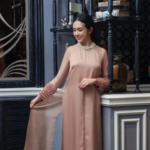 Huyen Baby and Wealthy Friends Gather for Year-End Reunion - image 7