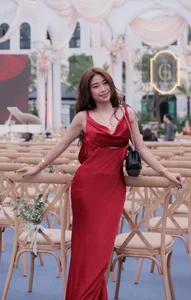 Louis Phạm Stuns in Tight Dress Alongside Her Boyfriend in Latest Viral Photos - image 0