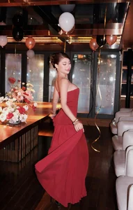 Louis Phạm Stuns in Tight Dress Alongside Her Boyfriend in Latest Viral Photos - image 9