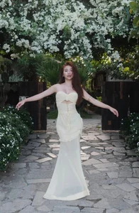 Louis Phạm Stuns in Tight Dress Alongside Her Boyfriend in Latest Viral Photos - image 2