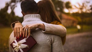 Cute and Romantic Couple Wallpapers: Beautiful Love Backgrounds for Your Phone - image 41