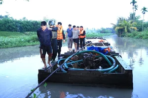 Authorities Detain Six Suspects for Illegal Sand Mining on Dong Nai River - image 4