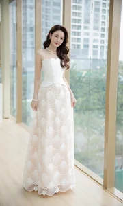 Midu Showcases Elegant and Feminine Teacher Style in the Classroom - image 0