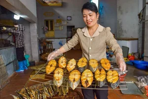 Traditional Vietnamese Grilled Fish: A Nostalgic Tet Holiday Delicacy - image 2