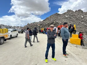 Conquering the World's Highest Motorway: Vietnamese Travelers Experience the Thrills of Ladakh, India - image 5