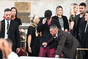 Celebrity Pajama Fashion Trends at Jeff Bezos' Billionaire Wedding - image 6