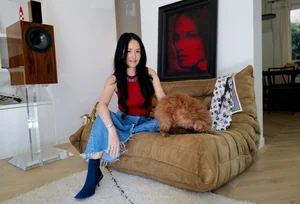 Vietnamese Diva Hong Nhung Stuns Fans with Bold and Edgy Fashion Statement - image 1