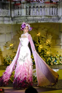 Tuan Hung and Wife Huong Baby Steal the Show on Fashion Runway - image 1