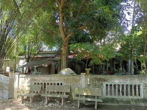 Isolated Urban Oasis: Residents Cut Off by Unfinished Road Project - image 0
