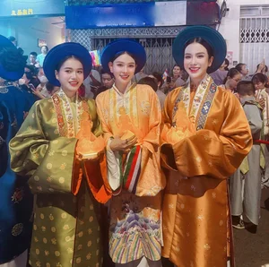 Stars Join the Procession: Carrying the Buddha Statue Through the Streets - image 2