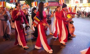Stars Join the Procession: Carrying the Buddha Statue Through the Streets - image 3