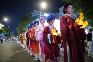 Stars Join the Procession: Carrying the Buddha Statue Through the Streets - image 1