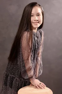 BTV Hoai Anh’s 12-Year-Old Daughter Stuns with Princess-Like Grace - image 2