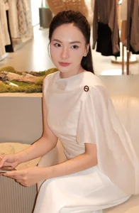 Bao Thanh Impresses Fans with Stunning Post-Baby Transformation - image 1