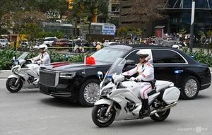 Chinese President Xi Jinping Arrives in Hanoi to Strengthen Strategic Bilateral Ties - image 9