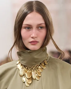 Eight Hottest Beauty and Makeup Trends for Winter 2024 - image 7