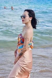 Star Style: Minh Trieu Stuns Fans With Her Flawless Physique - image 2
