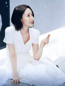 5 Elegant Office Wear Styling Secrets Inspired by Park Min Young - image 4