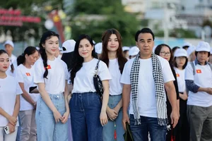 Unfiltered Beauty of MC Quyen Linh's Daughters Sparks Social Media Buzz - image 8