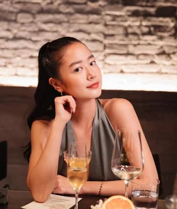 Overseas Vietnamese Hot Girl from Nguoi Ay La Ai Flaunts Luxury Lifestyle - image 2