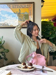 Overseas Vietnamese Hot Girl from Nguoi Ay La Ai Flaunts Luxury Lifestyle - image 0
