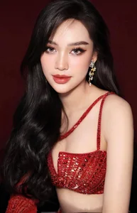 The Radiant Beauty of Miss Vietnam Ky Duyen: Celebrating Her Iconic Style and Journey at Age 19 - image 3