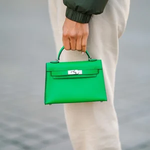 7 Iconic Luxury Handbags That Defined Fashion History and Timeless Style - image 32