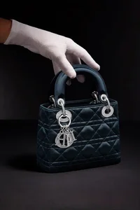 7 Iconic Luxury Handbags That Defined Fashion History and Timeless Style - image 22