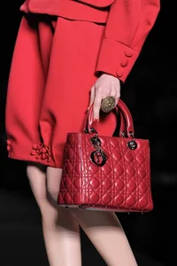 7 Iconic Luxury Handbags That Defined Fashion History and Timeless Style - image 2