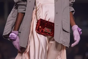 7 Iconic Luxury Handbags That Defined Fashion History and Timeless Style - image 12