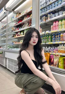 Quynh Alee Sets Social Media Ablaze with Bold Leopard Print Bikini Photoshoot - image 3