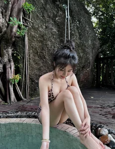 Quynh Alee Sets Social Media Ablaze with Bold Leopard Print Bikini Photoshoot - image 1