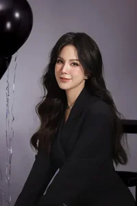 Actor from ‘Pho Trong Lang’ Shares Heartwarming Photos of Newborn Daughter - image 2