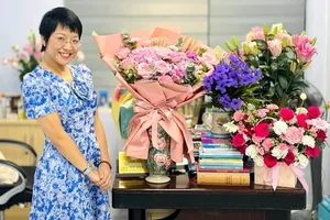 Actor from ‘Pho Trong Lang’ Shares Heartwarming Photos of Newborn Daughter - image 7