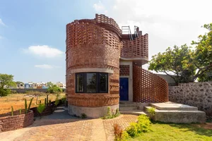 The Cactus House: A Unique Brick Masterpiece of Organic Architecture - image 6